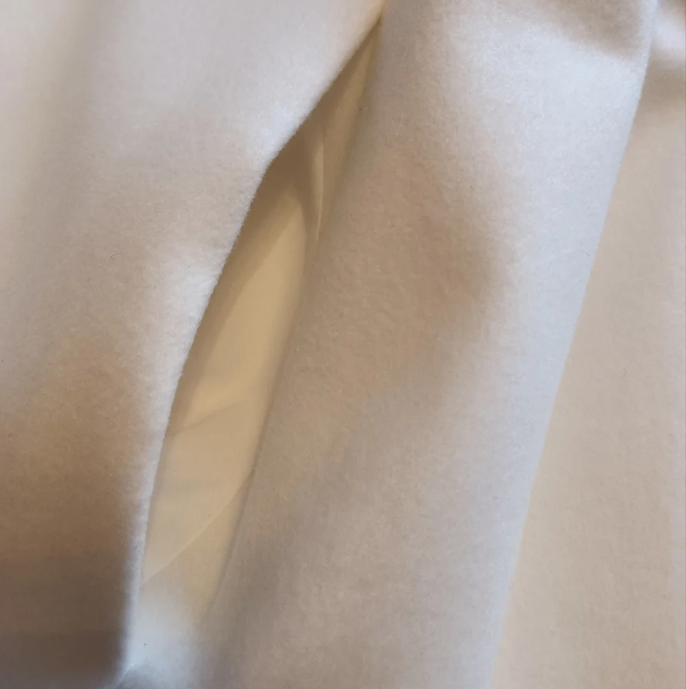 Elegant Like Wool Calvin Klein Women's White Coat, size XL - Picture 8 of 16